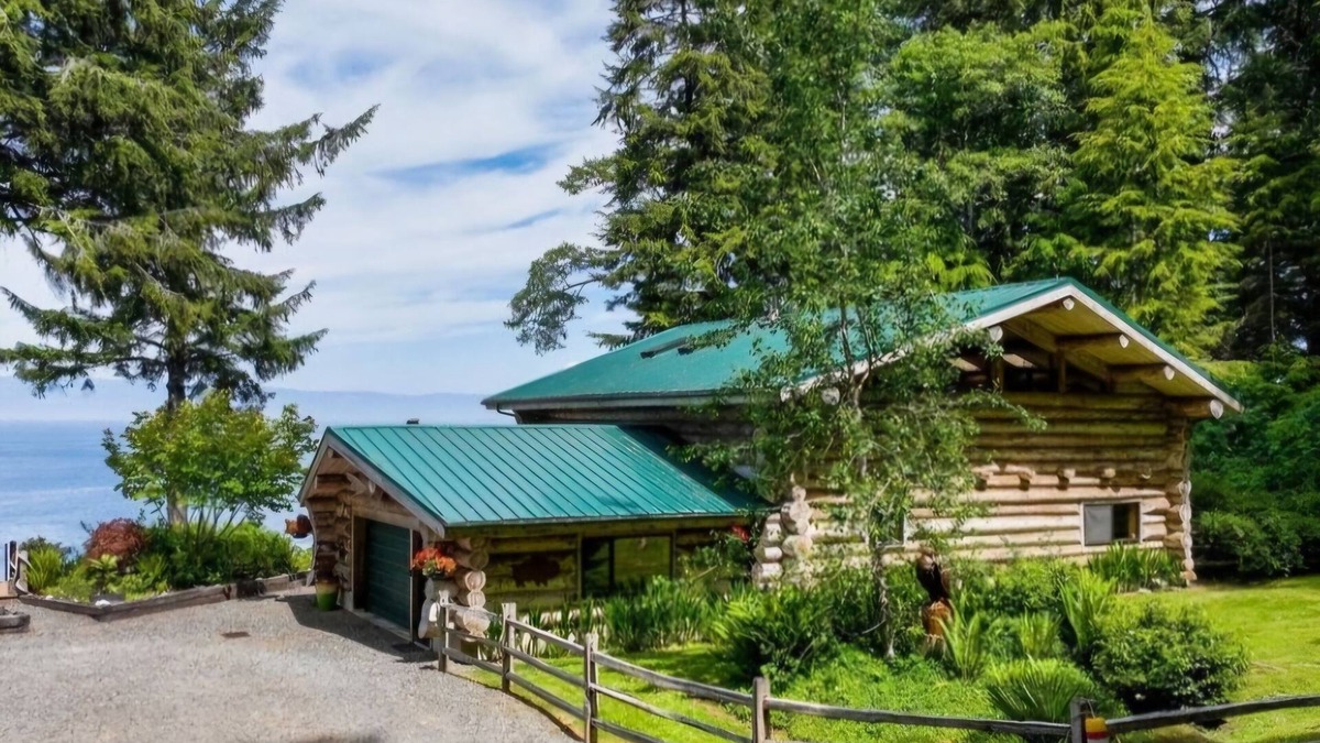 Sekiu Cabin | Waterfront, secluded beach. Breathtaking views, Spacious Log Home. Pet friendly.