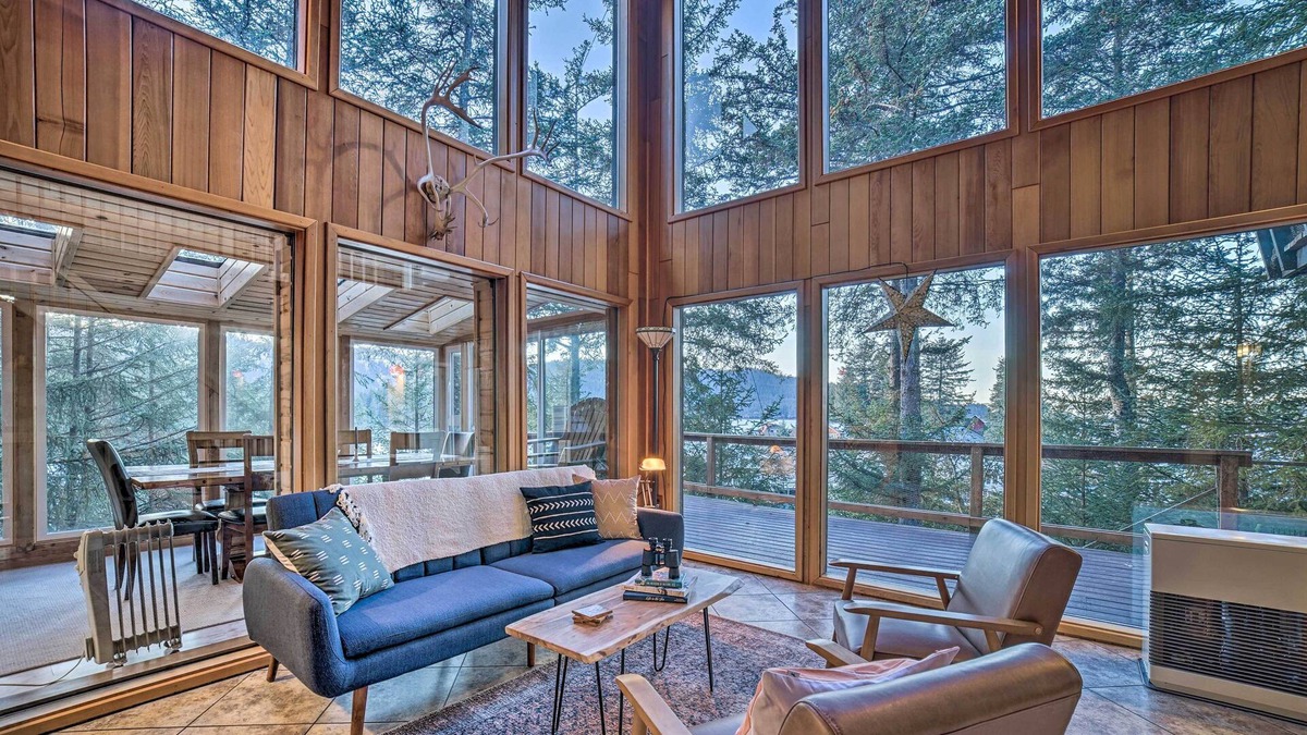 Seldovia House | Waterfront Seldovia Bay Home: Walk to Trails!