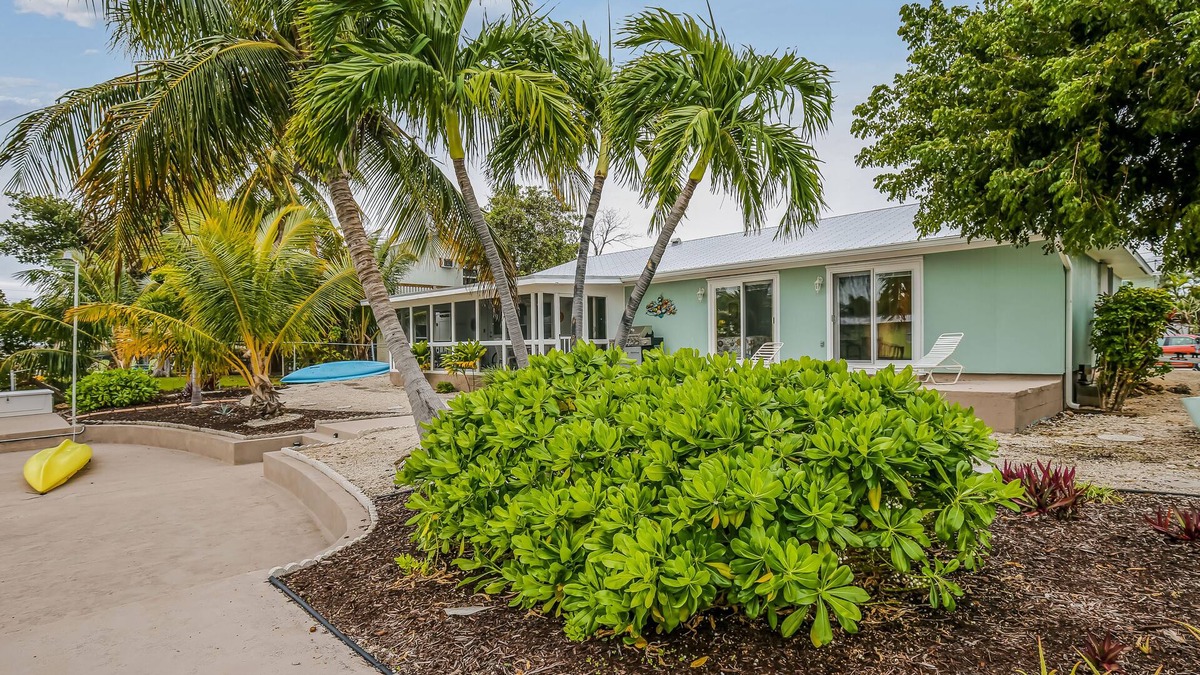 Big Coppitt Key House | Waterfront, Single-Story Home on a Canal w/Dock, Kayaks, AC - 1 Small Dog OK