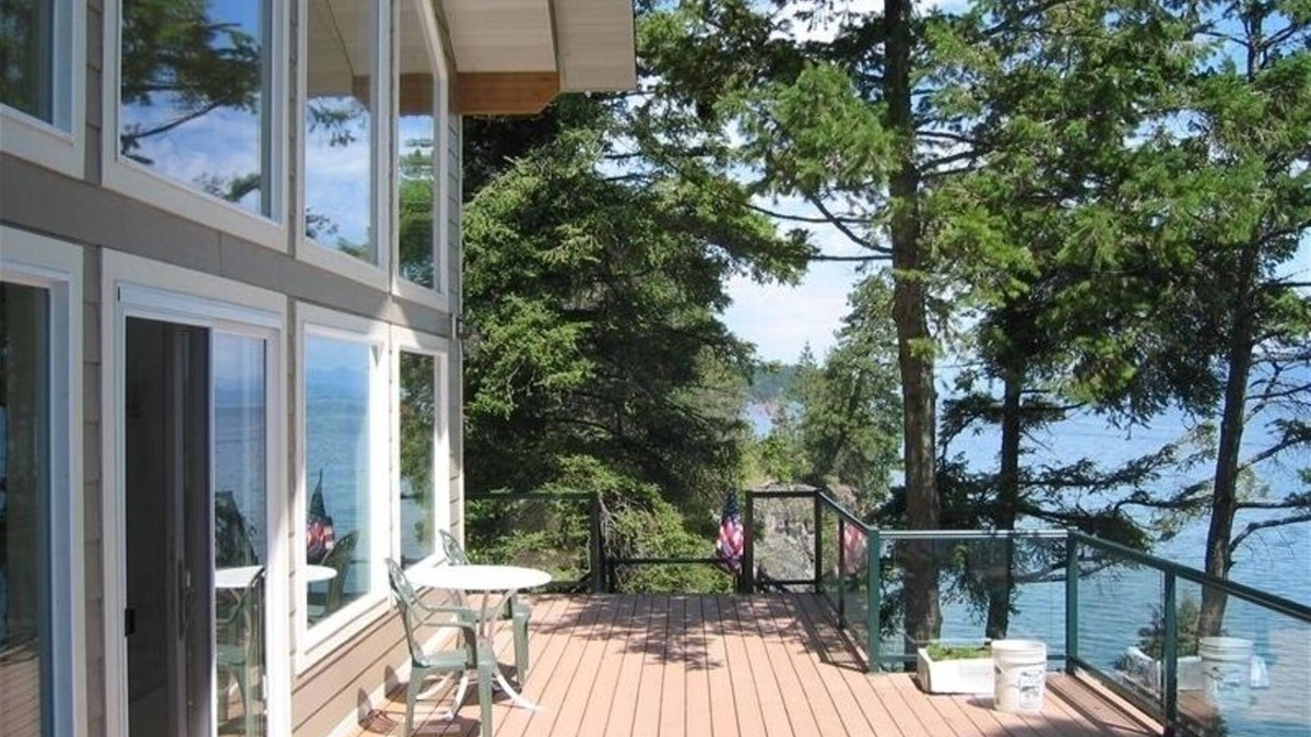 Finley Point House | Waterfront! Sleeps 6-8. Beach access. Sale! 325nt for June 2025.