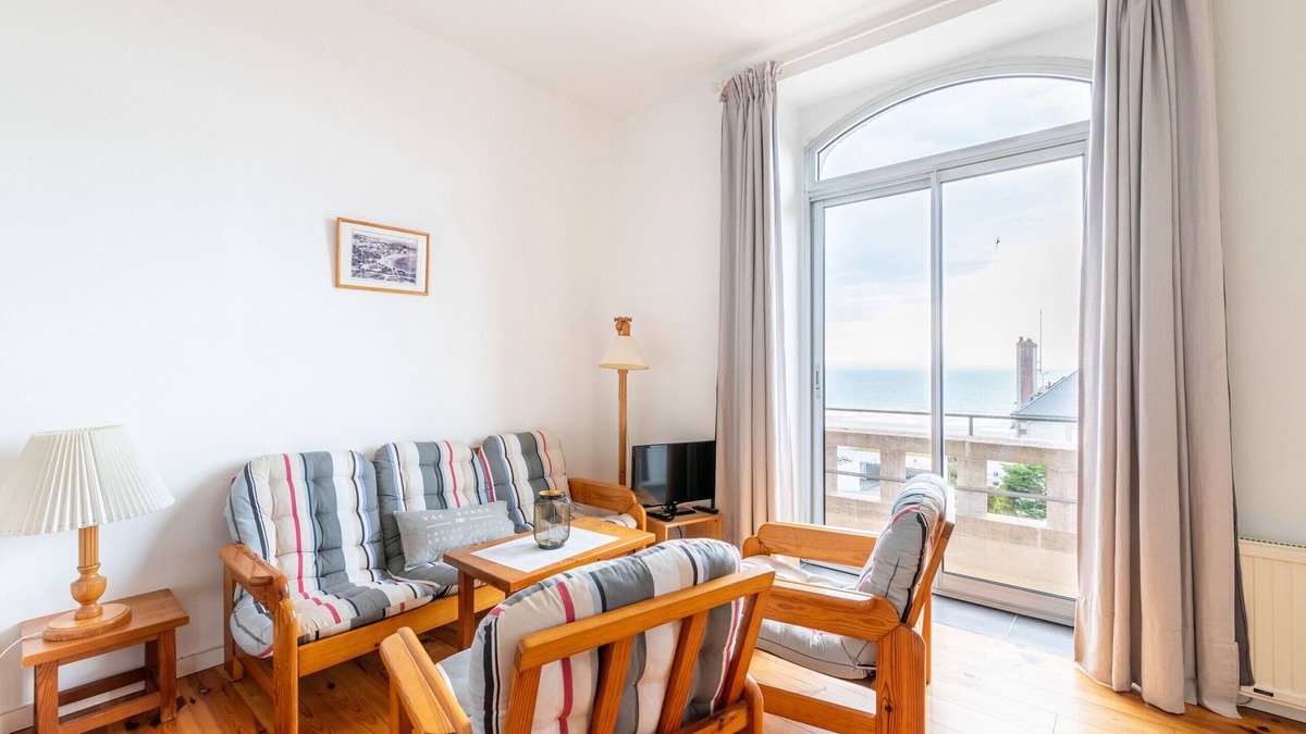 Pleneuf-Val-Andre Apartment | Waterfront Stay in Pléneuf-Val-André