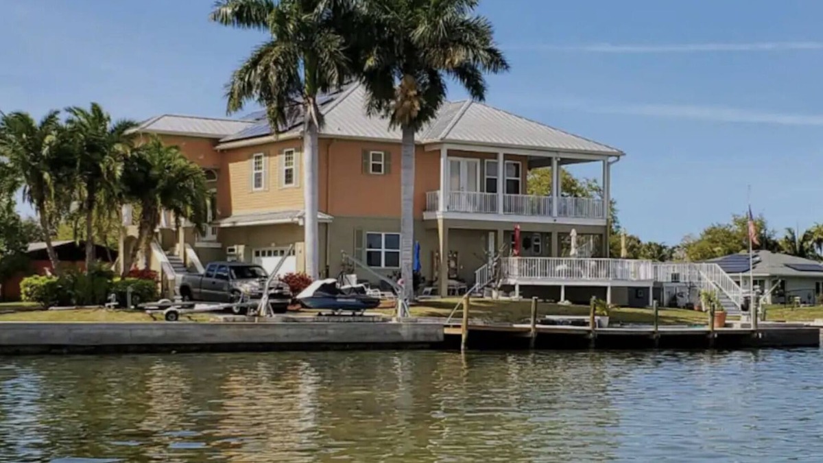 Palmetto Apartment | Waterfront Studio apartment to relax/work on Snead Island, near Bradenton, Fl