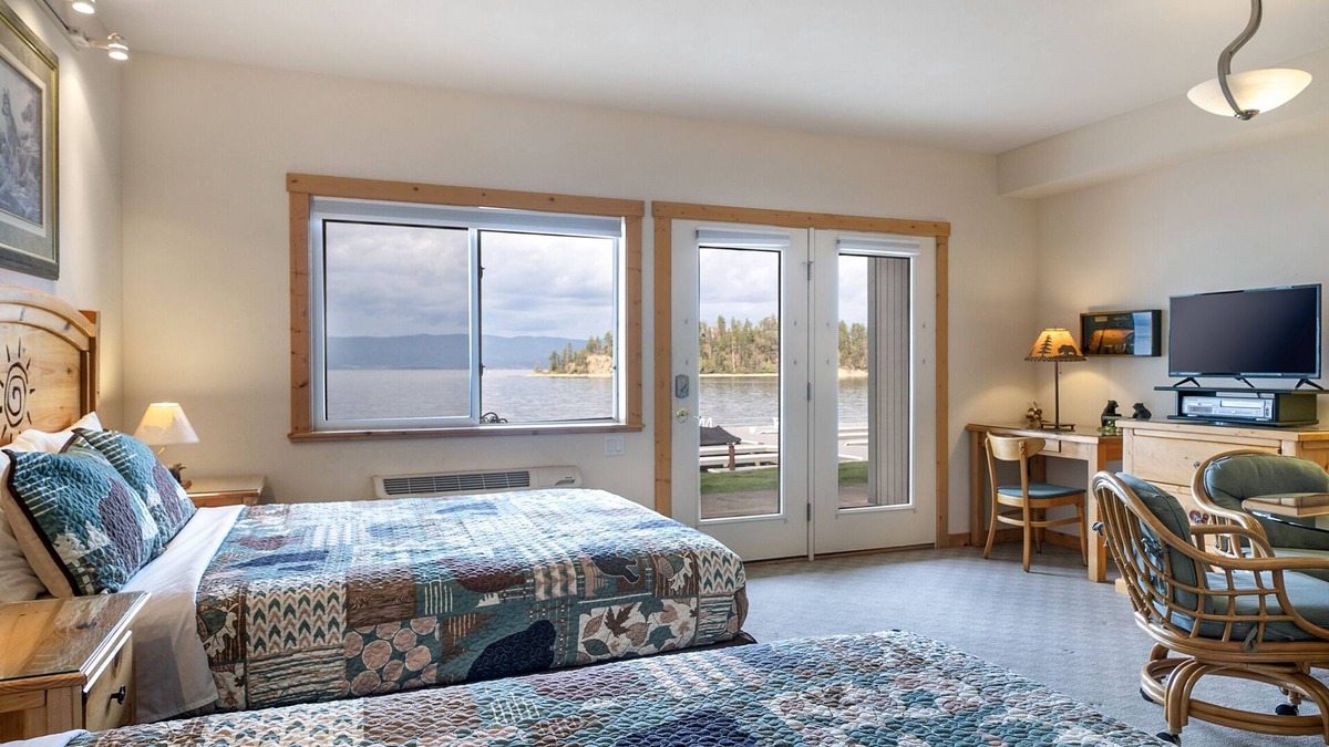 Polson Condo | Waterfront Studio on Flathead Lake