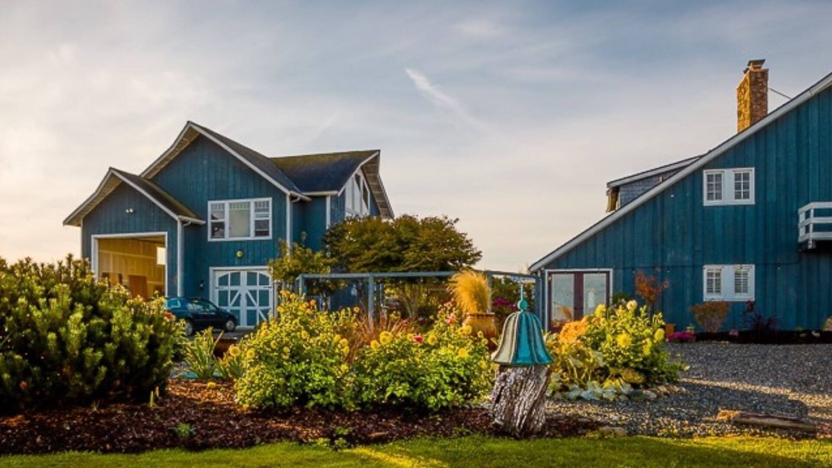 Sequim House | Waterfront Studio Private Guest Suite at Dungeness Barn House