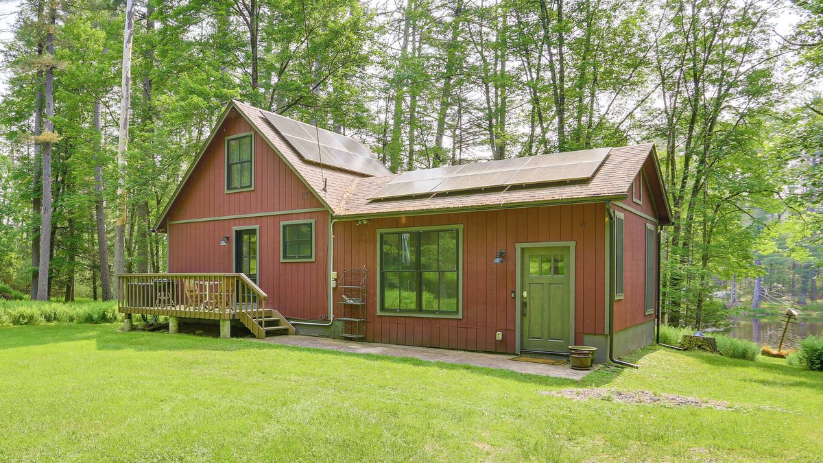 Town of Highland Apartment | Waterfront Studio w/Loft & Dock Near Narrowsburg!