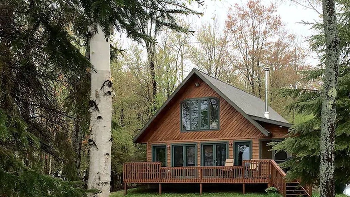 Sault Ste. Marie Cabin | Waterfront Sugar Island Cabin! Freighters, Fishing.