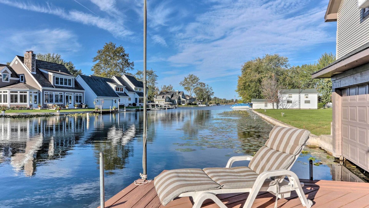 Enchanted Hills House | Waterfront Syracuse Home: Deck, Fire Pit & Kayaks