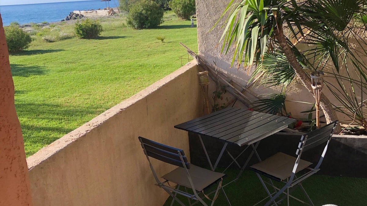 Moriani-Plage Apartment | Waterfront T2 apartment with sea view, in private residence with swimming pool