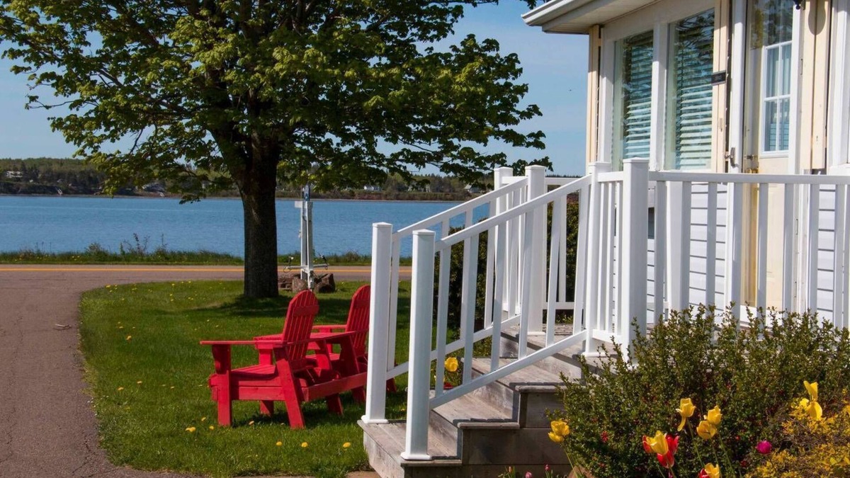 Stanhope House | Waterfront Vacation Home-Laundry inside、Air Conditioner-Perfect location!