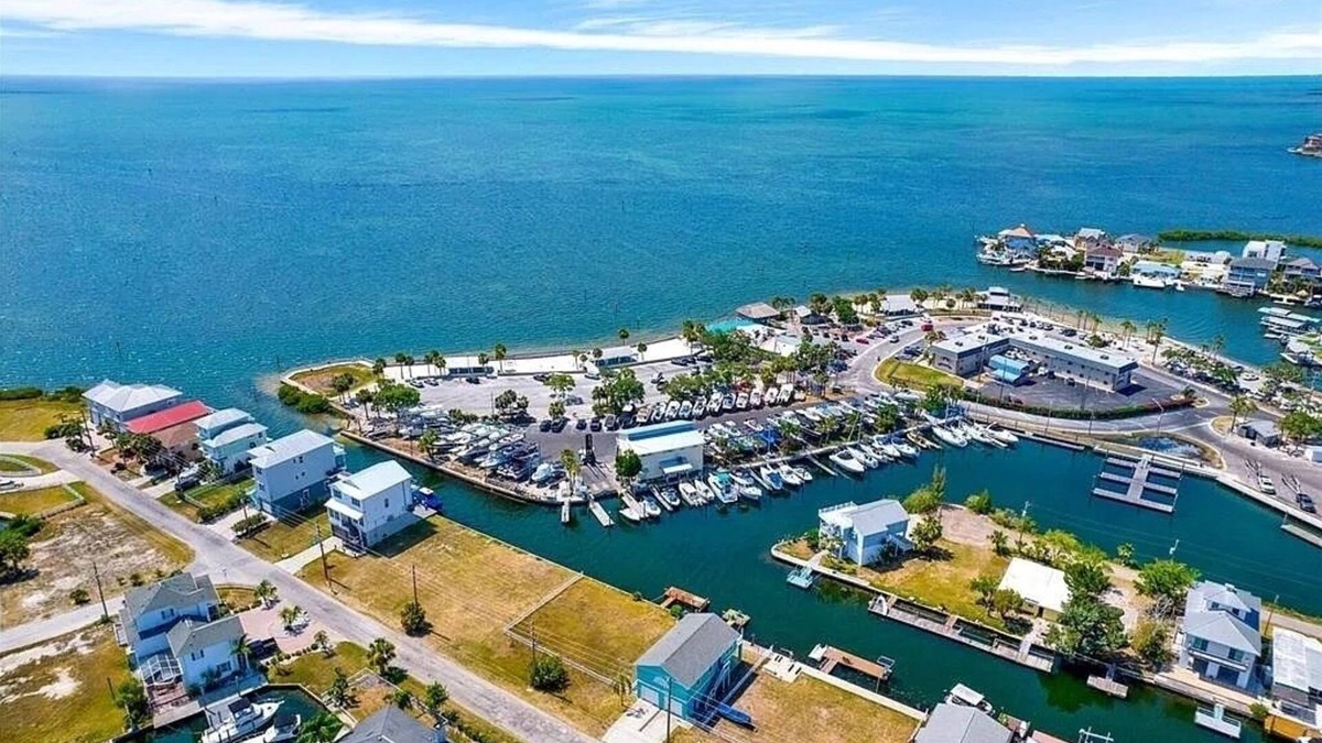 Hudson Beach Estates House | Waterfront Vacation Home with Gulf view- Boaters Paradise