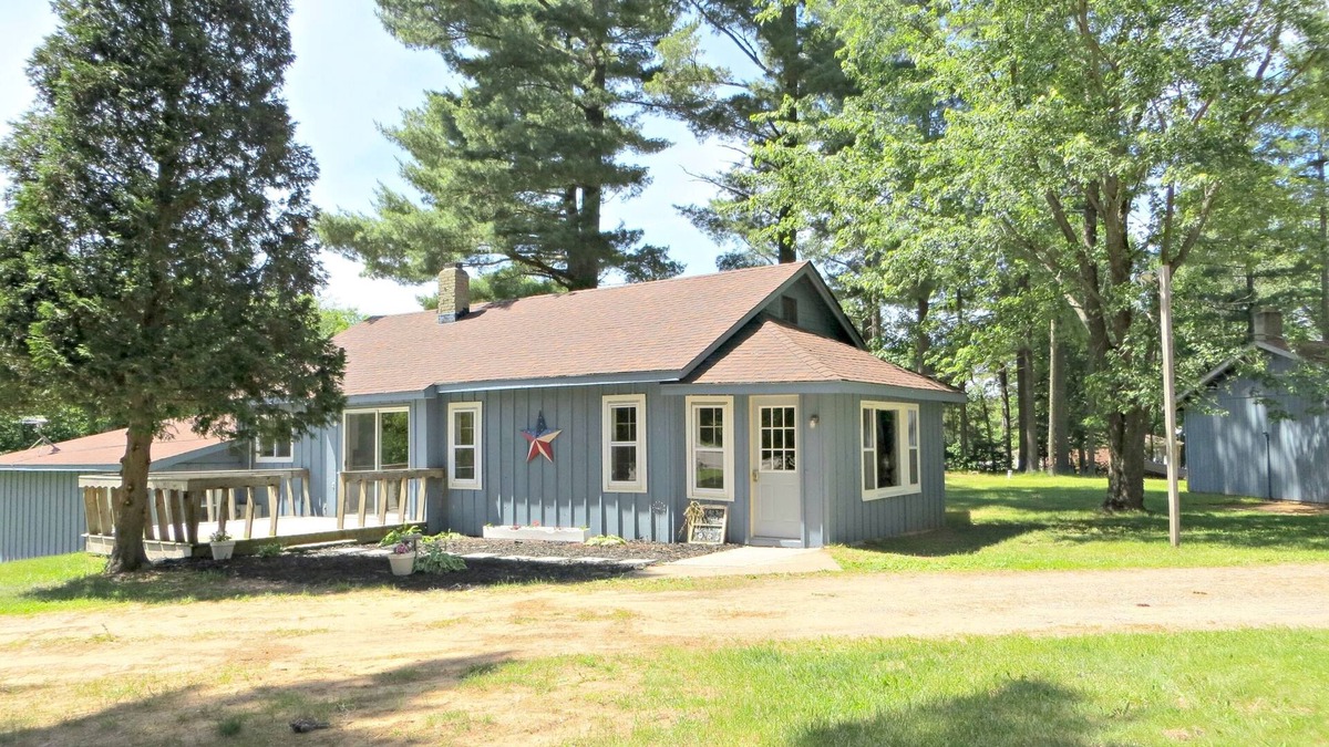 Three Lakes House | Waterfront vacation rental in Three Lakes!