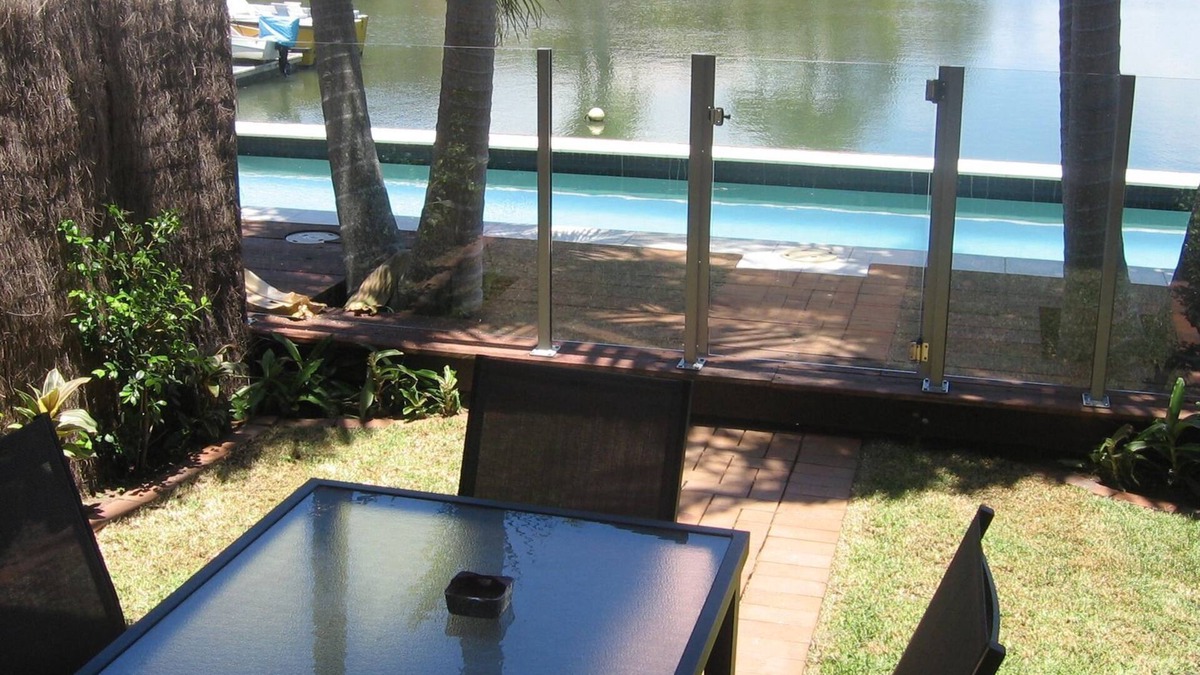 Mooloolaba Apartment | Waterfront Villa 1 - Pet Friendly Courtyard - save 10% on 7night bookings