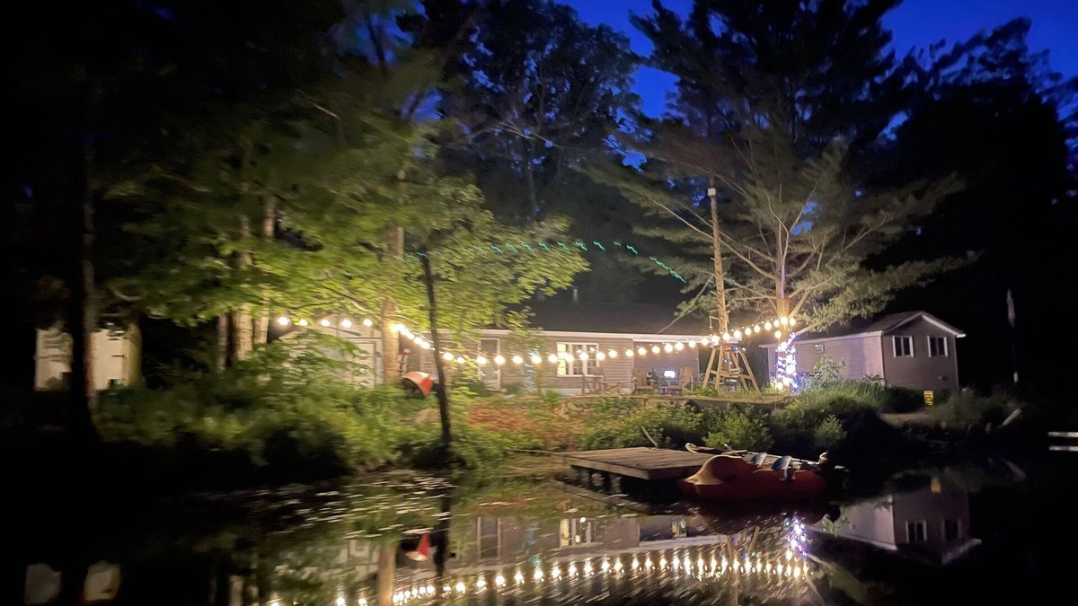 Havelock-Belmont-Methuen Cottage | Waterfront Villa Deer
