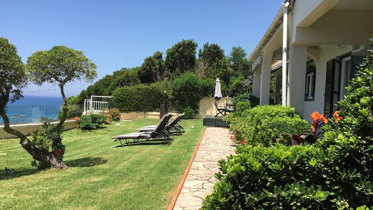 Chalikounas Villa | WATERFRONT VILLA SEAHORSE BAY- HALIKOUNAS