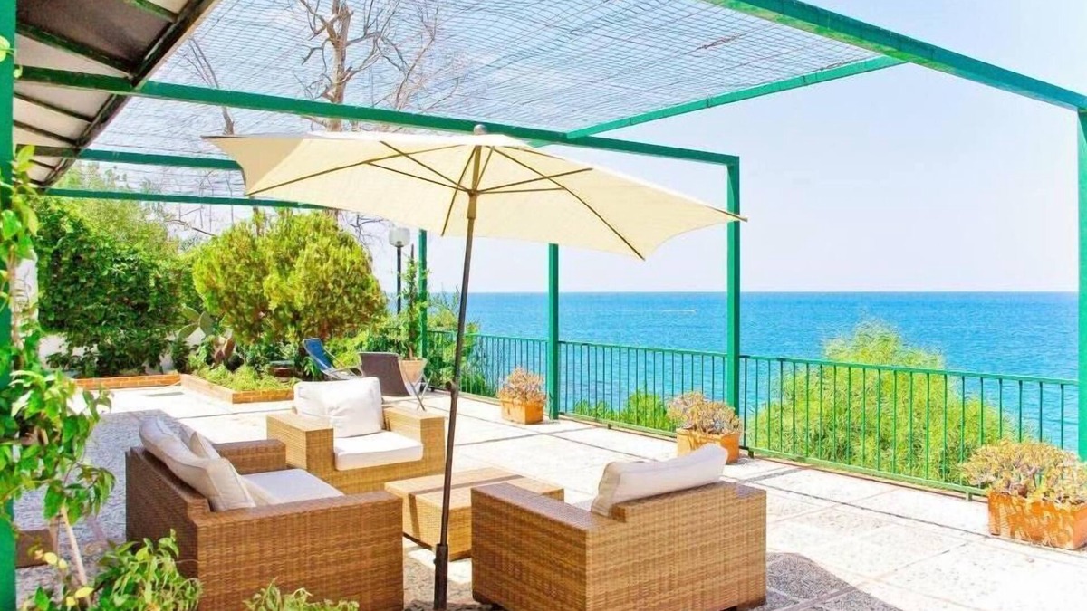 Cefalu Villa | Waterfront villa with direct sea access House with garden
