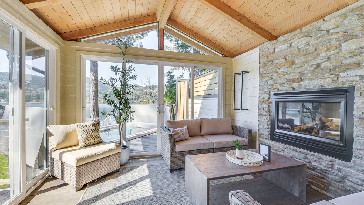 Olympia House | Waterfront Washington Getaway w/Hot Tub & Deck!