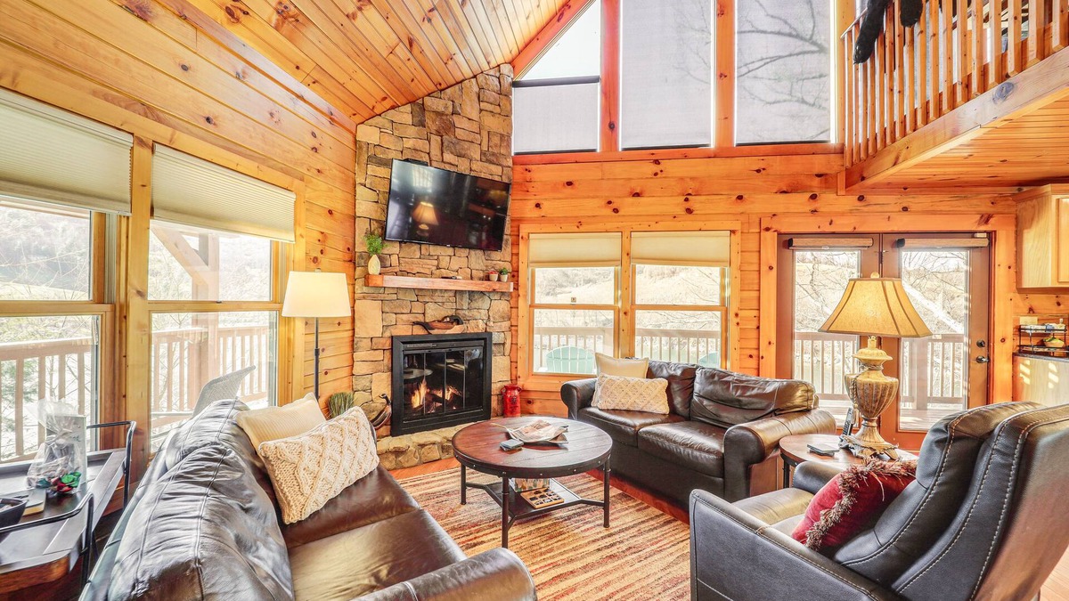 Butler Cabin | Waterfront Watauga Lake Home w/Private Dock!