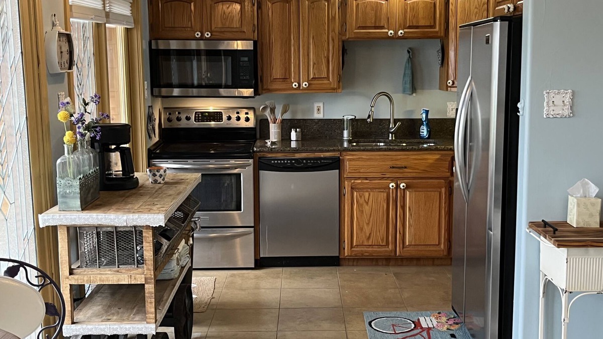 StarCrest Estates House | Waterfront Wildlife Cottage with Fishing Dock and Hot Tub