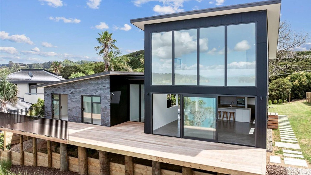 Parua Bay House | Waterfront with private beach access