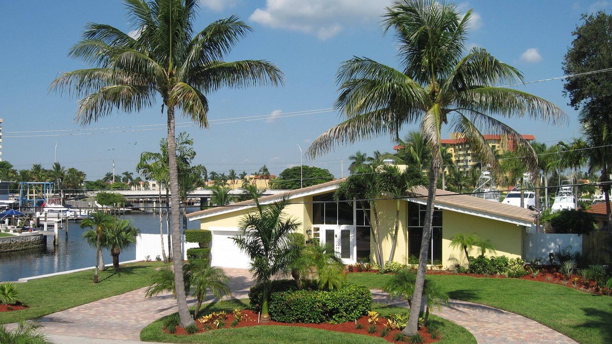 Pompano Isles House | Waterfront with Yacht - Newly Remodeled & Furnished