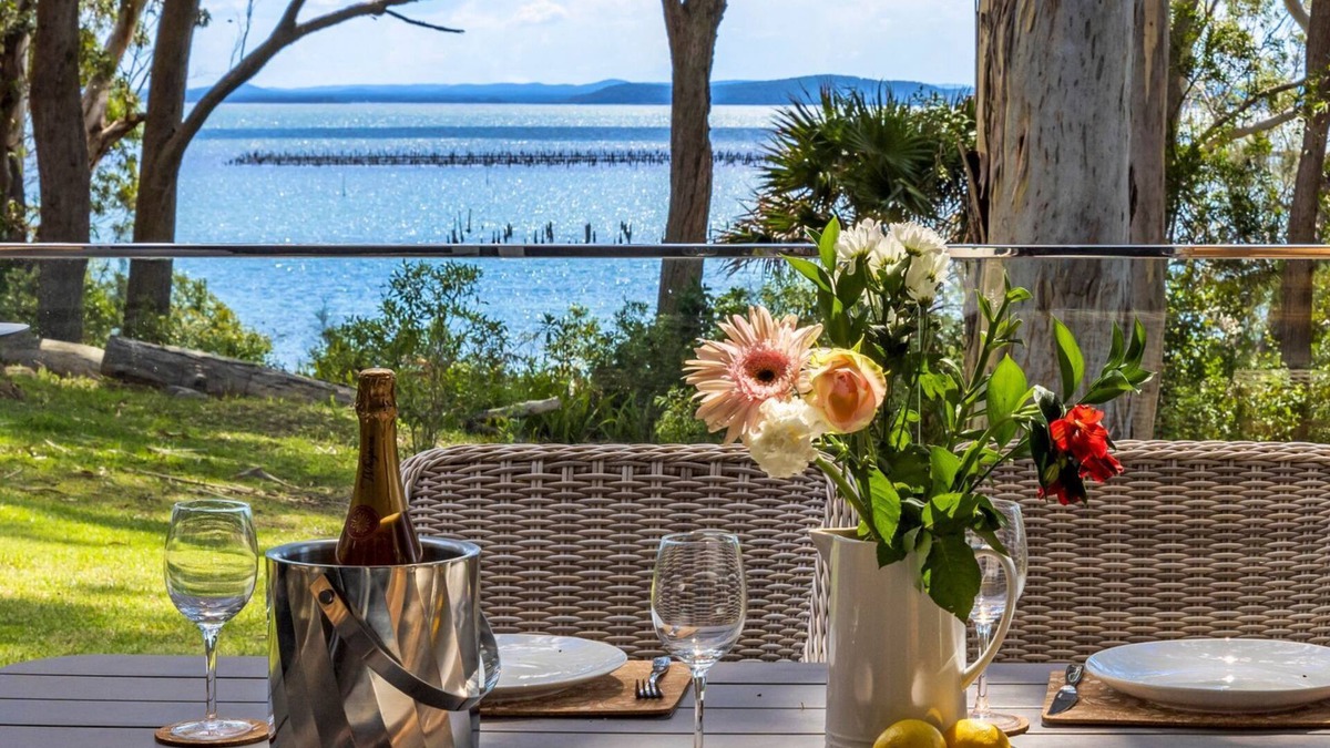 Soldiers Point House | Waterfront Woodlands Sunsets Soldiers Point - Whole Property