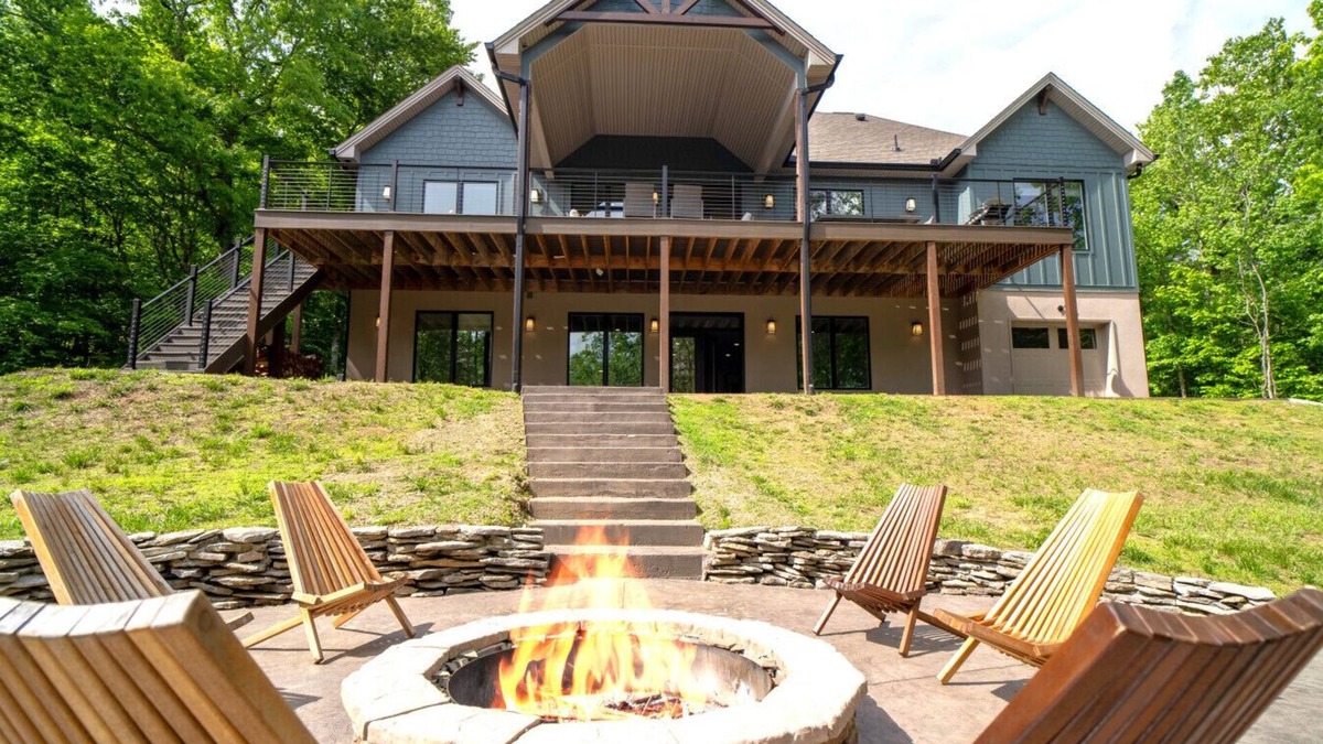 New Tazewell House | Watermark Lake House