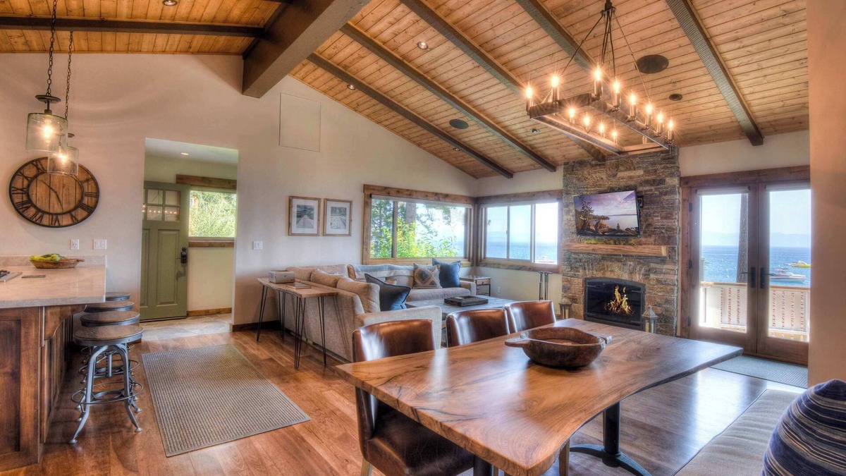Tahoma House | Waters Edge Jewel w/Lake Views | HOA Access!