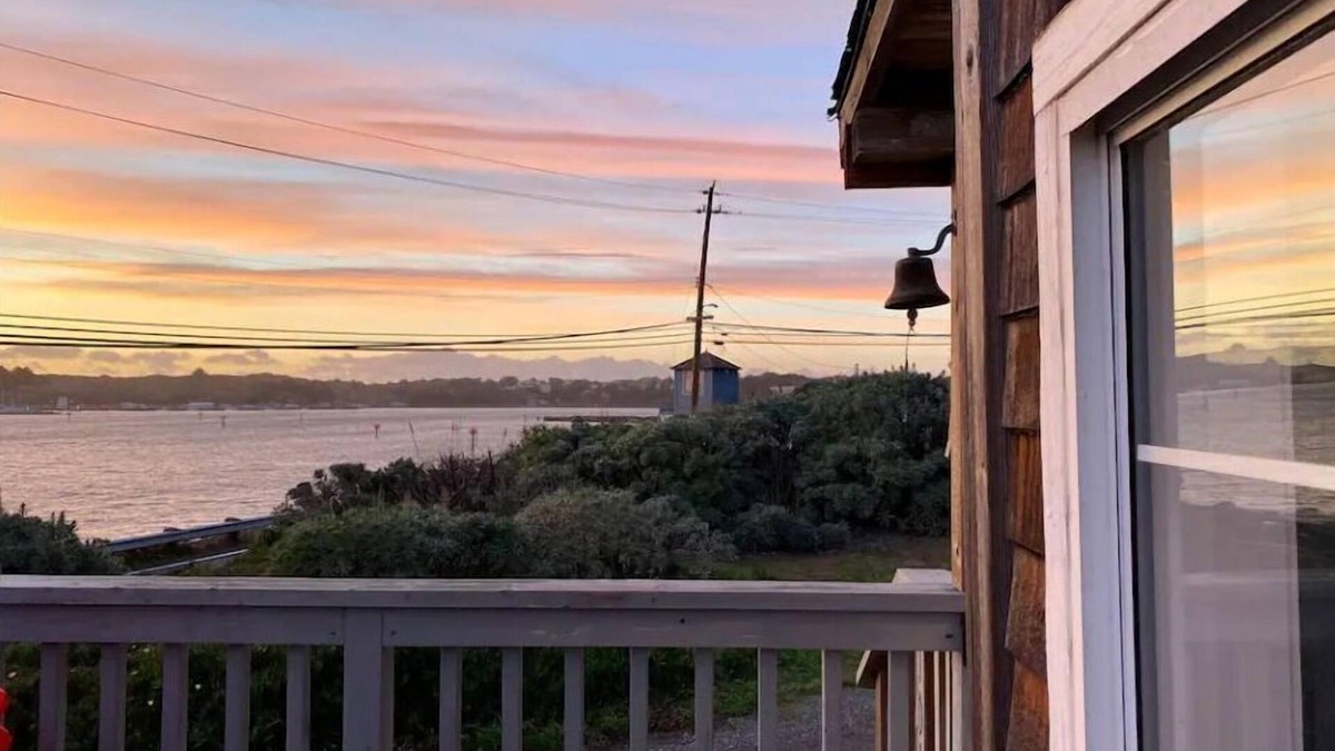 Old Town House | Water’s Edge - Ocean views, Private hot tub