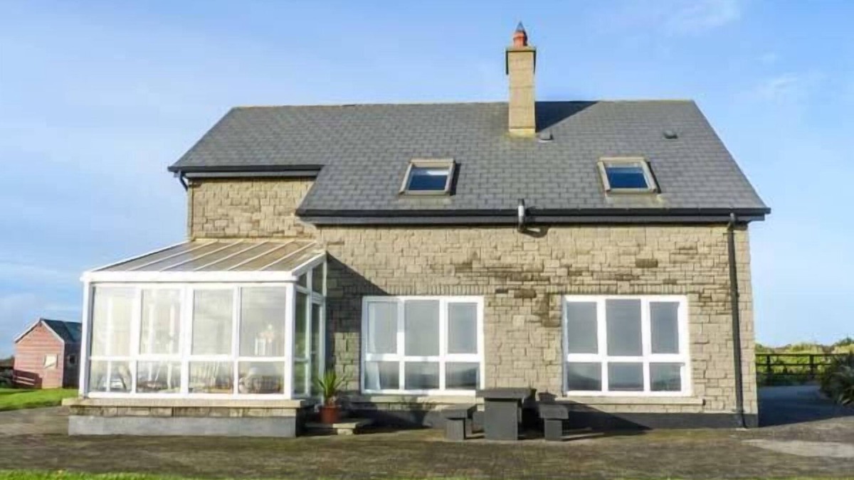 Bannow Cottage | WATERS HOUSE, family friendly in Carrick, County Wexford