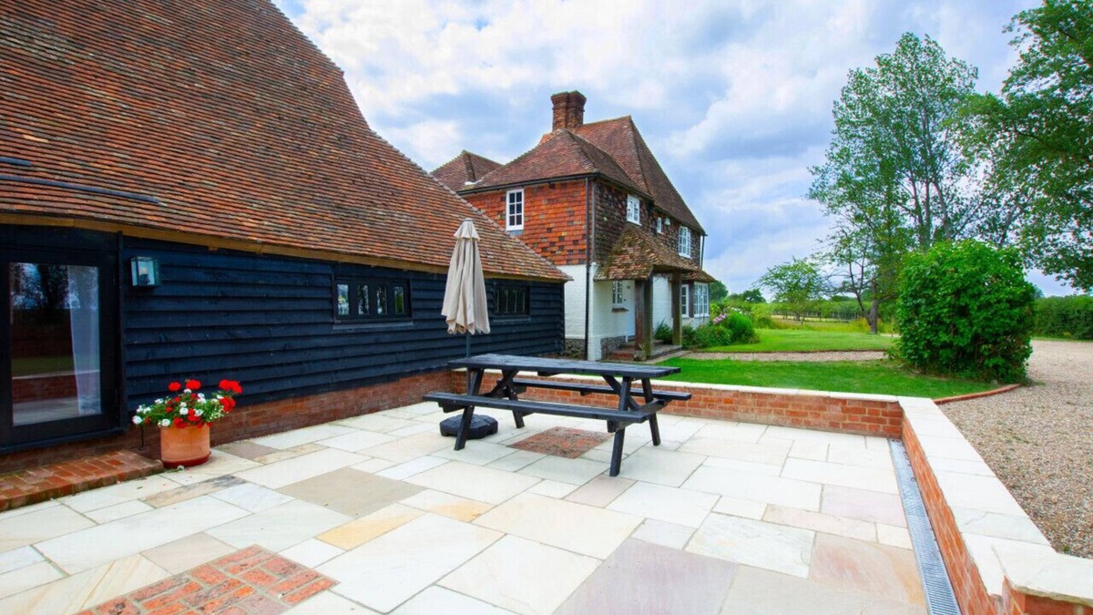 Abbess Roding House | Watersheet Farm Barn