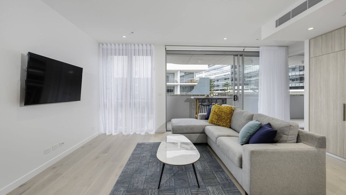 Newcastle West Apartment | Waterside - Chic Living-Views-CBD-Free Parking