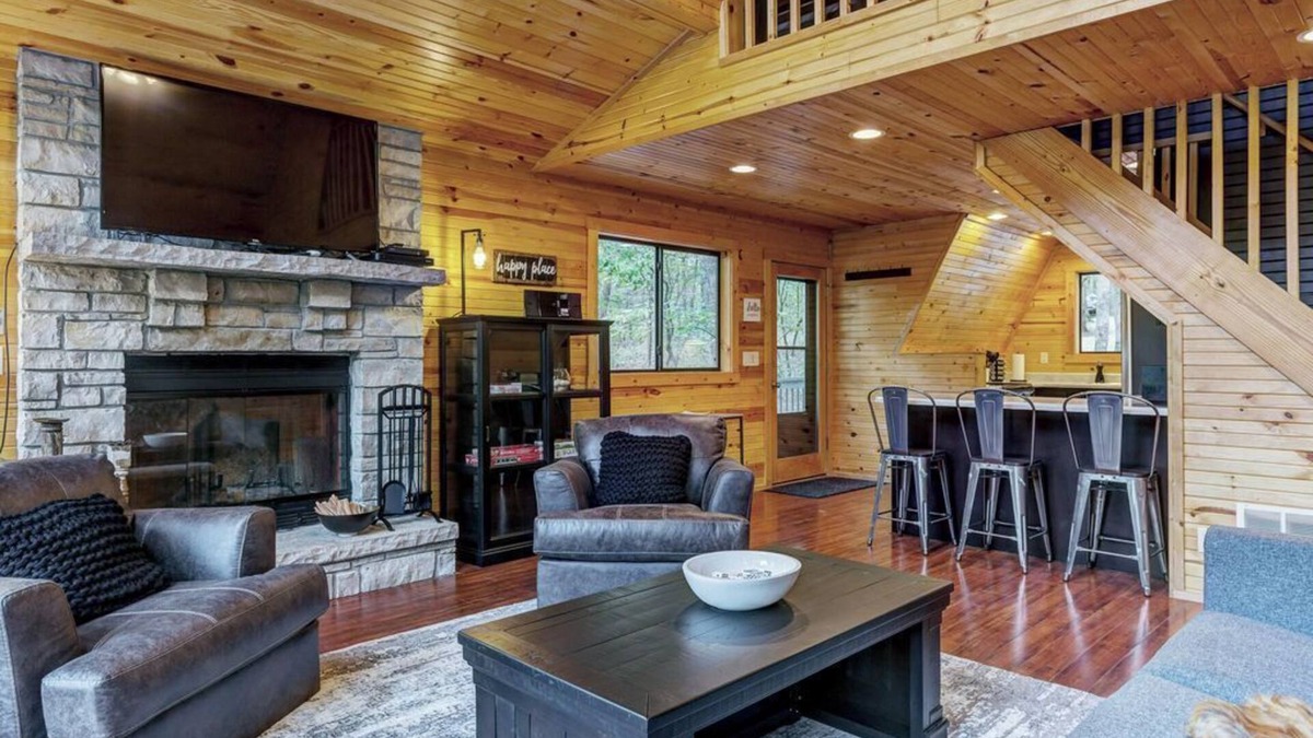 Wright City Cottage | Waterside Cottage w/Hot Tub by StayLage