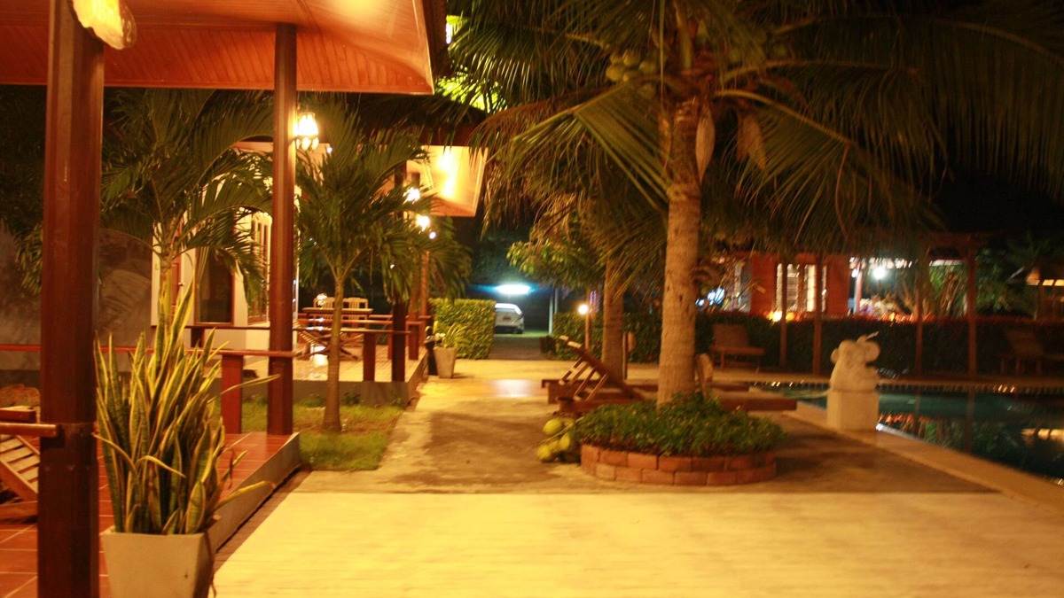 Pranburi Hotel | Waterside Resort