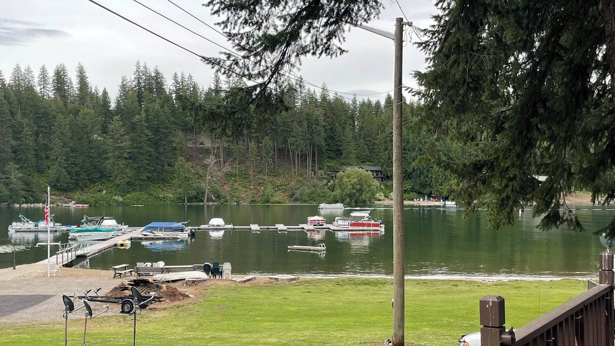 Spirit Lake Cabin | Waterview, 2Bd/2Ba, W/D, Full Kitchen, A/C, Deck, BBQ, Boat slip, Firepit, Pets
