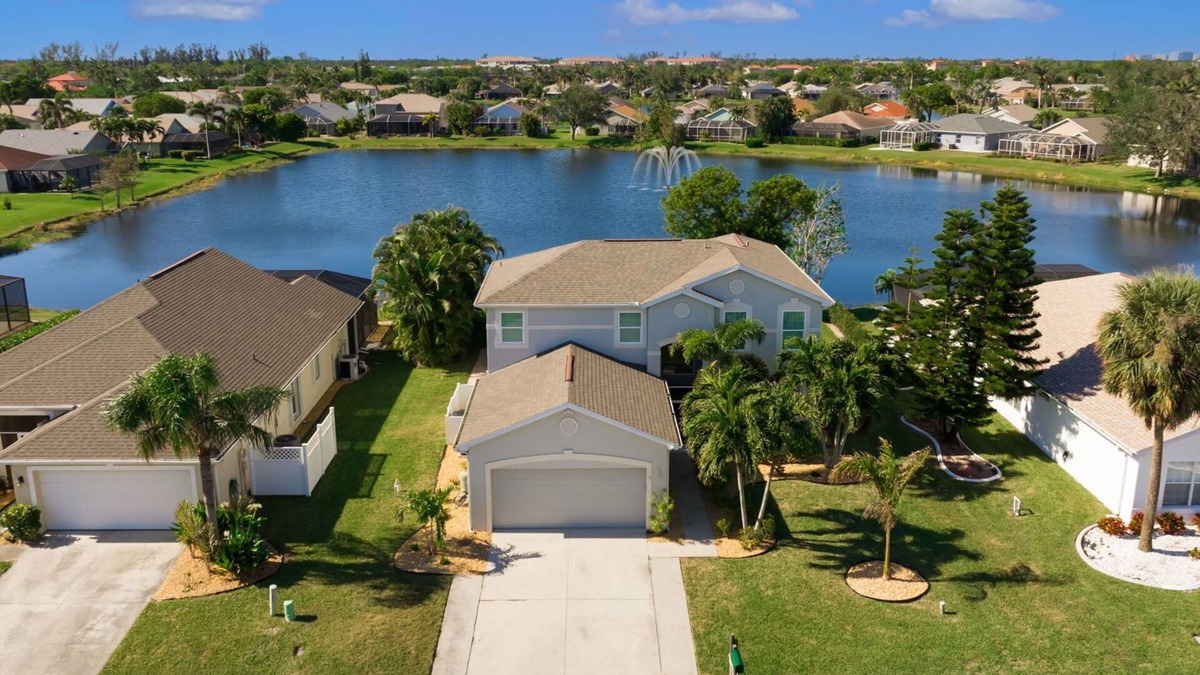 Beachwalk Isles House | Waterview! 5 Bedrooms! 10 minutes to Fort Myers Beach!