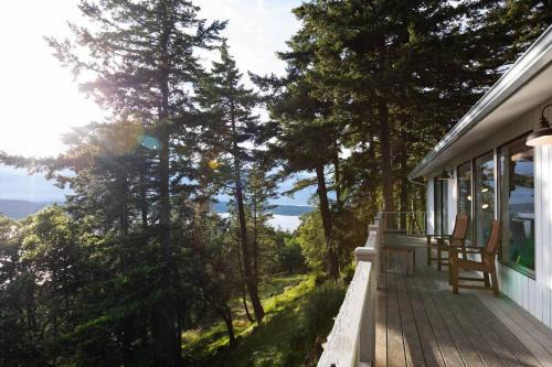 Rosario House | Waterview, Bright Home Close To Town, Moran Park