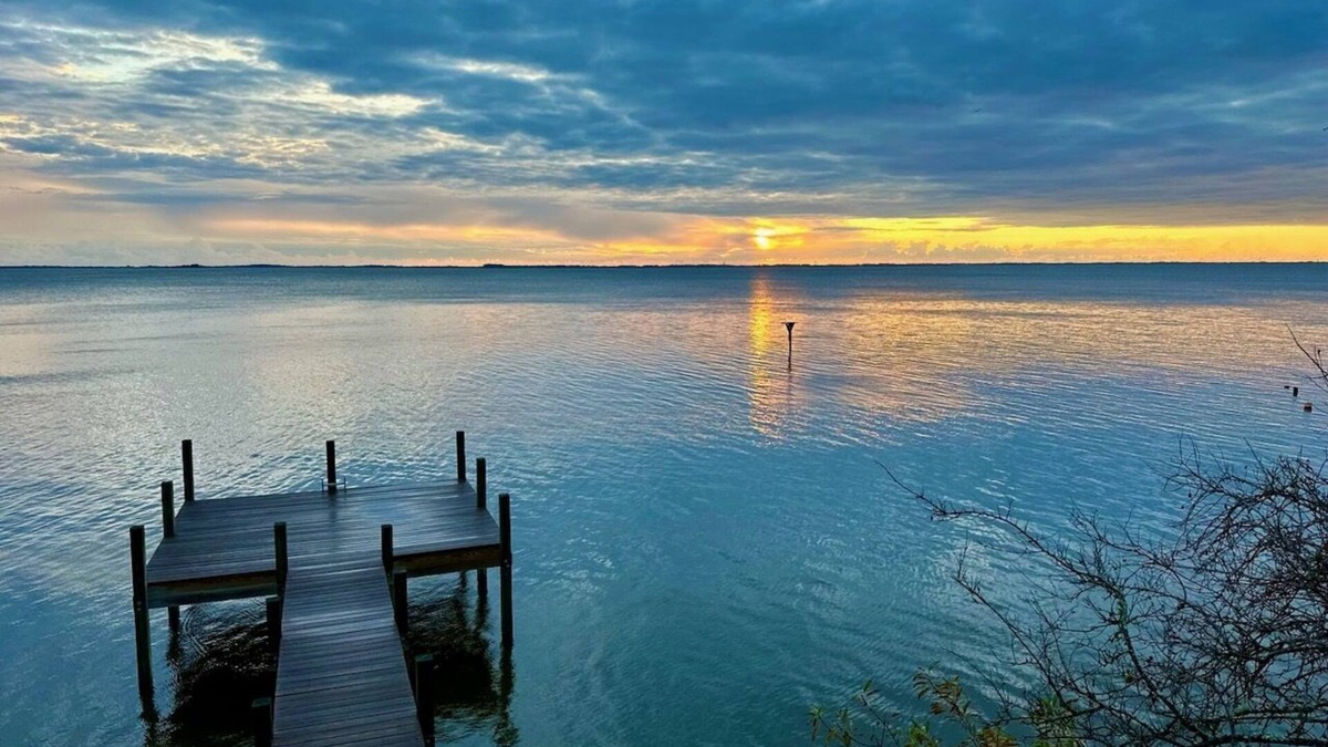 Coinjock House | Waterview Cottage on the Currituck Sound with Private Dock & Kayaks