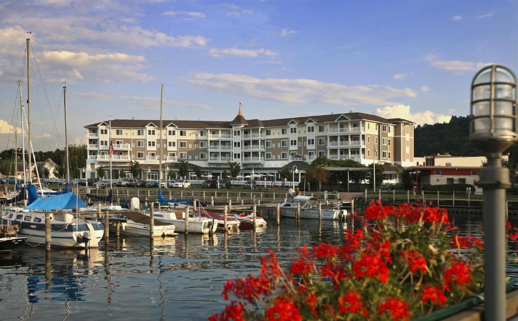Watkins Glen Hotel | Watkins Glen Harbor Hotel