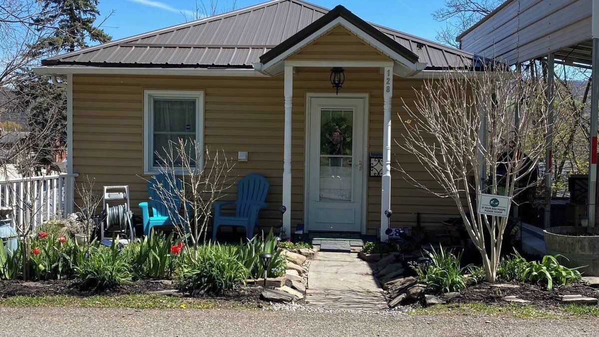 Watkins Glen House | Watkins Glen Village, Walk to Gorge & Downtown!