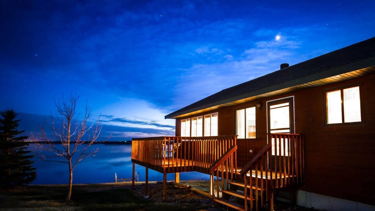Waubay Cabin | Waubay Getaway-Waterfront Hunting/Fishing Cabin in Northeast SD
