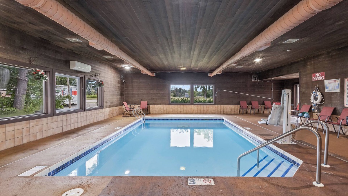 Wautoma Hotel | Wautoma Inn by OYO Near Airport WI 73