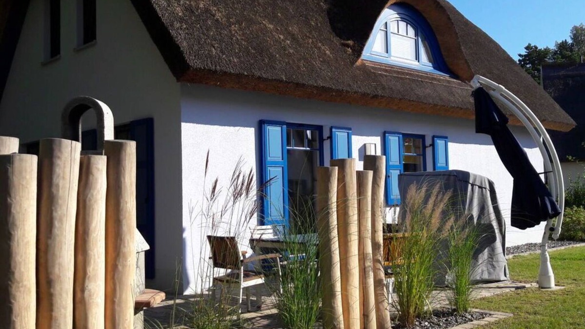 Glowe House | Wave Rider Comfortable holiday residence