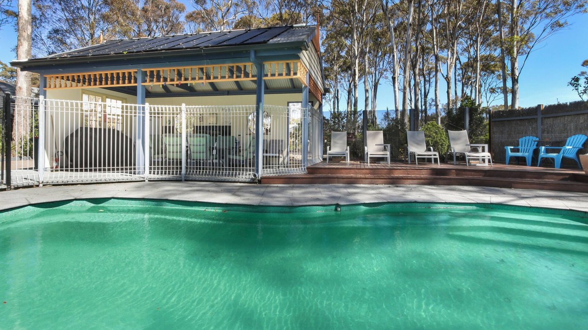 Lakes Entrance Cottage | Waverley House Cottages