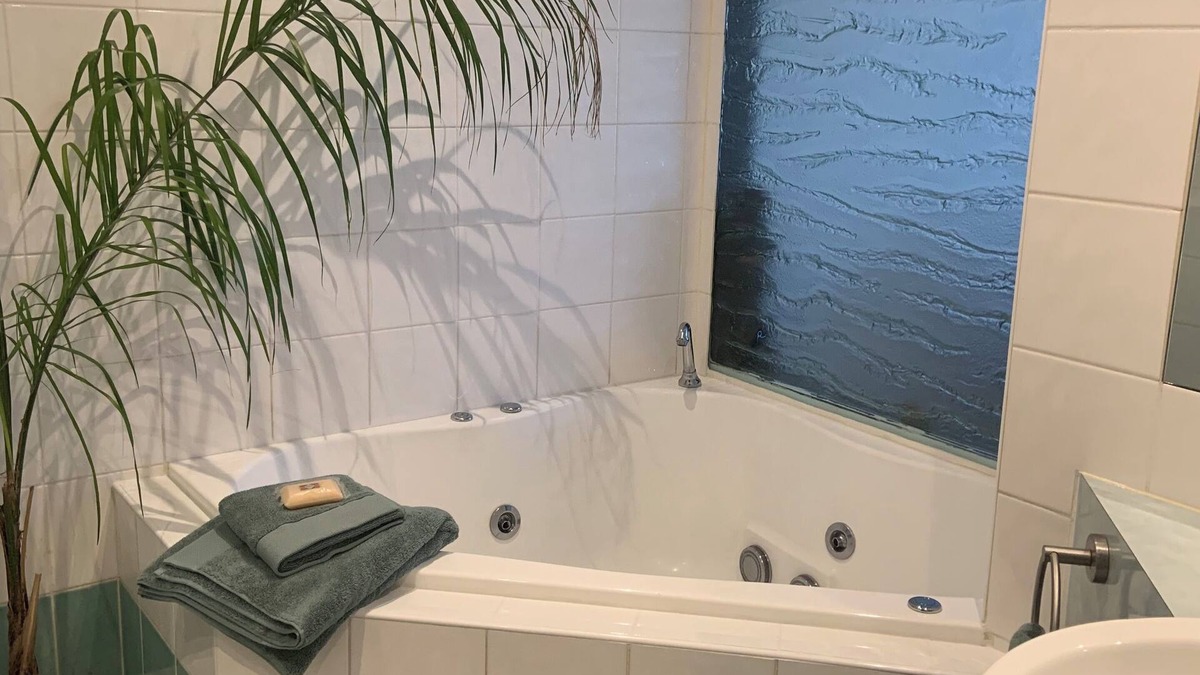 Powlett River Apartment | Waves Unit 113 bay views. Cowes beach & shops on your doorstep. Pet friendly!