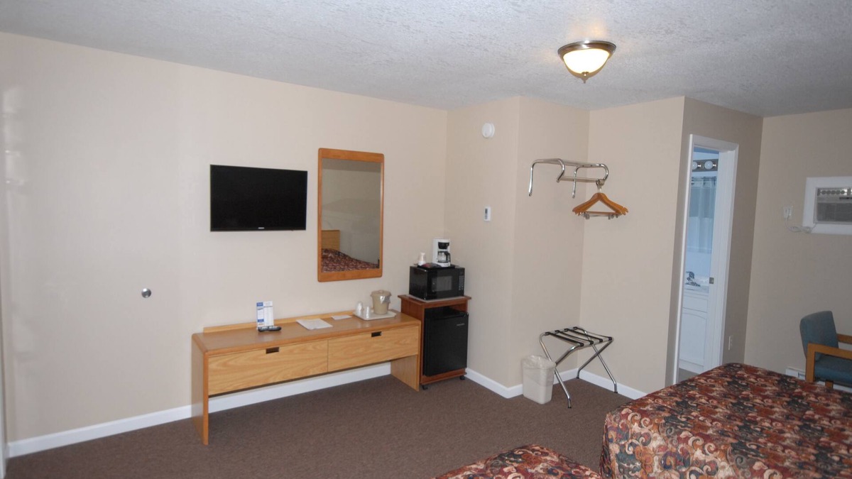 St Ignace Hotel | Wayside Motel