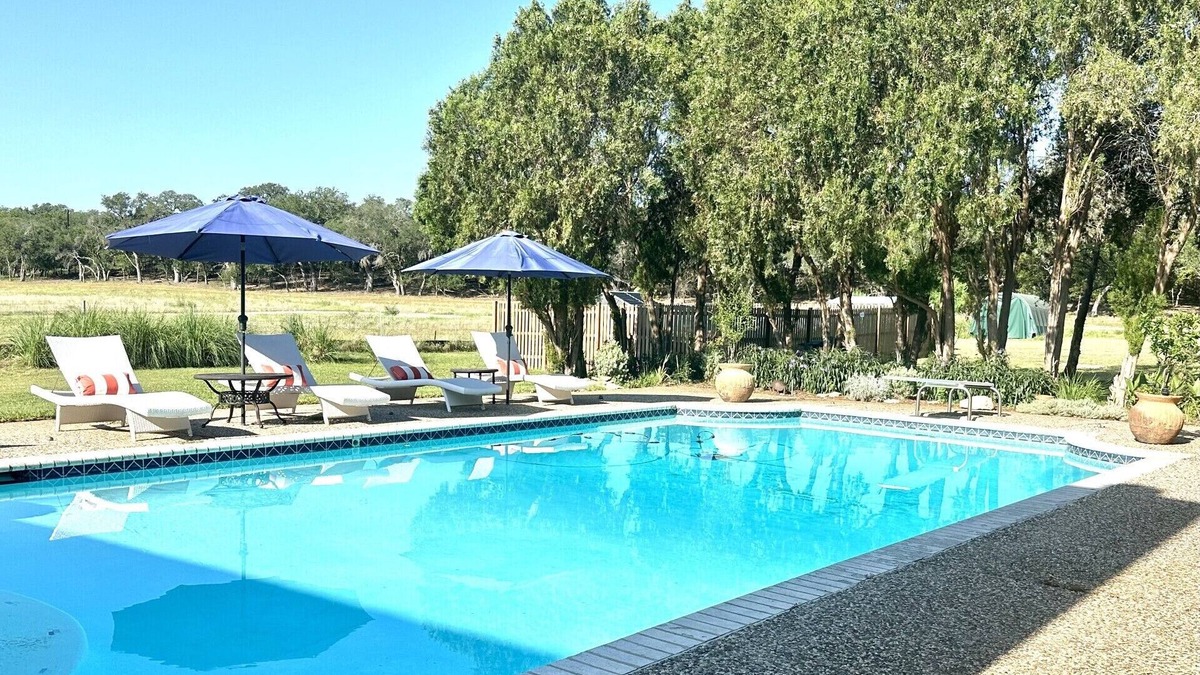 Boerne House | We are back! Two bedroom apt on 3.2 acre private estate. Only 3 min to Main St.