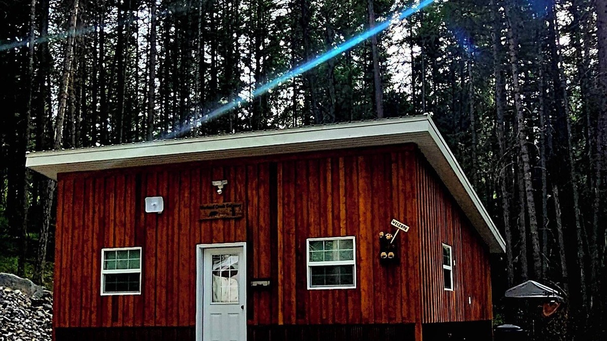 Libby Cabin | We are just minutes away from beautiful Lake Koocanusa and the Marina!