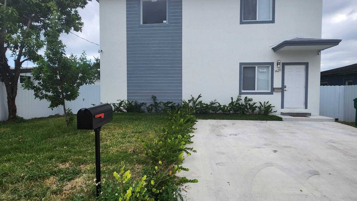 Liberty City House | We are located in the heart of Miami, 10 min away from Downtown, Beaches, M.I.A