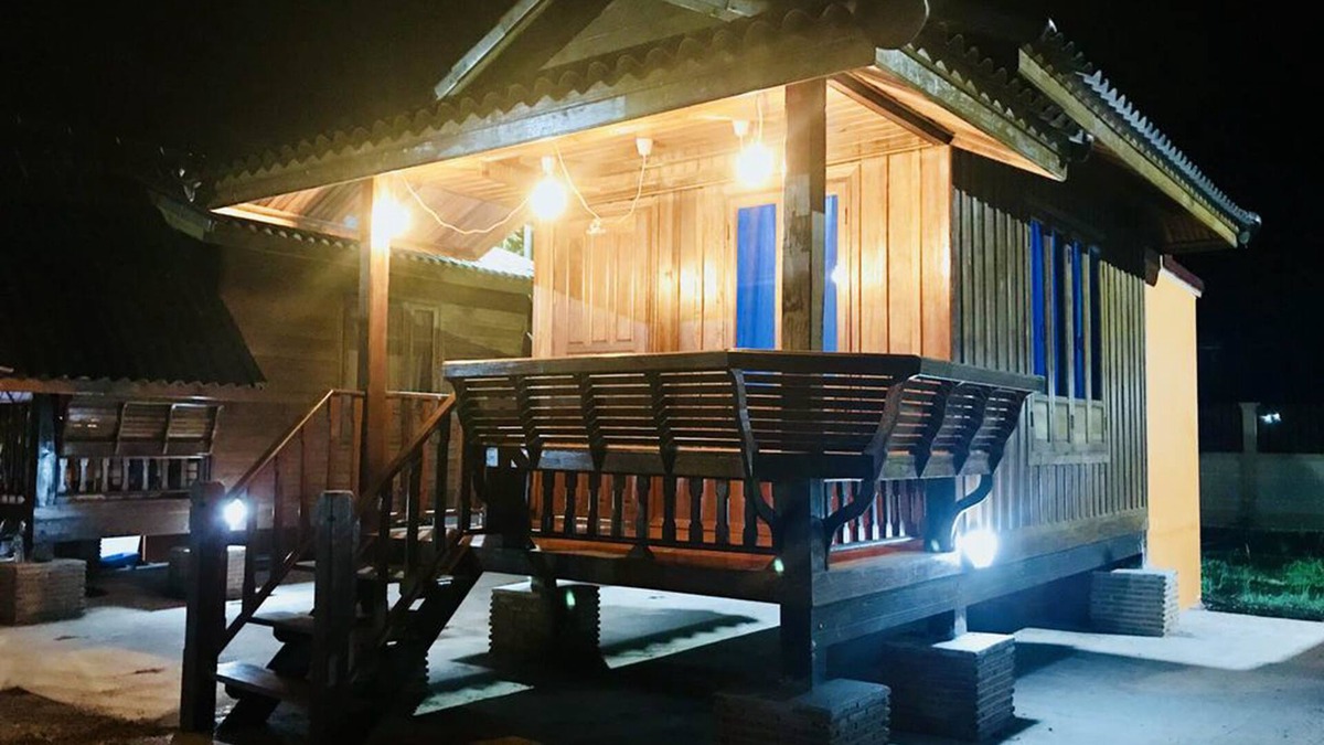 Wichian Buri Hotel | We Care Resort