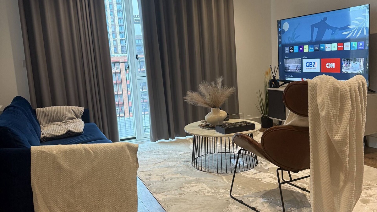 Gascoigne Apartment | Wealth Luxury Two Bedroom Double Ensuite with Balcony View!